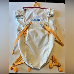 Camelbak Arete 18 Hydration Pack White With Orange Straps